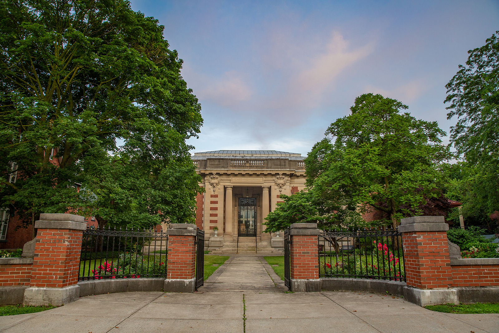 Exterior shot of Seymour Library